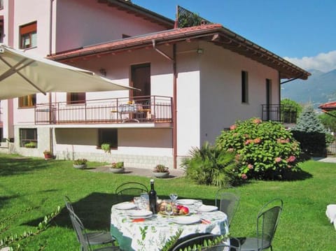 CASA LAURA Apartment in Colico