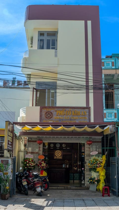 Property building, Day