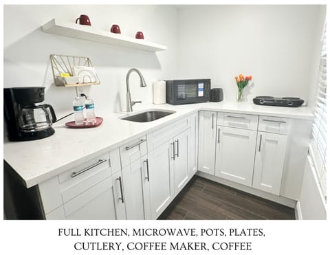 Getaway / Privacy Suite B Apartment in Lutz