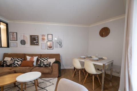 Le Bord de Seine 5min à pieds Gare Parking Privé Gratuit Apartment in Chatou