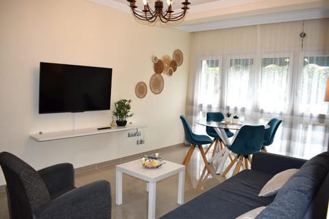 TV and multimedia, Living room, Dining area