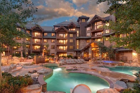 Grand Lodge Peak 7 -1 Bedroom Ski-in/out Apartment in Breckenridge