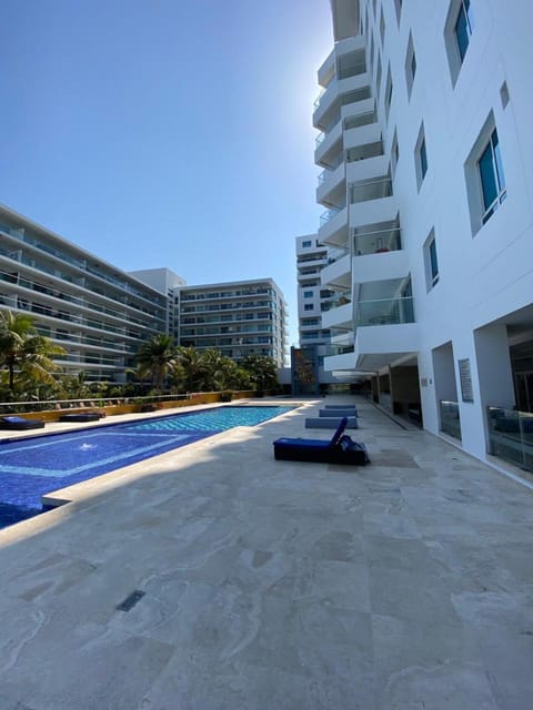 Pool view, Swimming pool