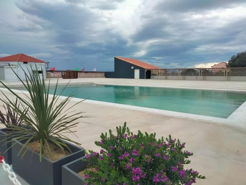 Property building, Swimming pool