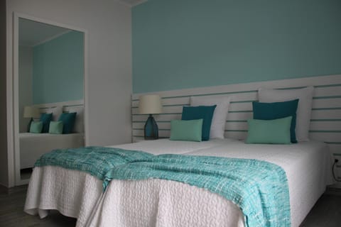 Bedroom, air conditioner