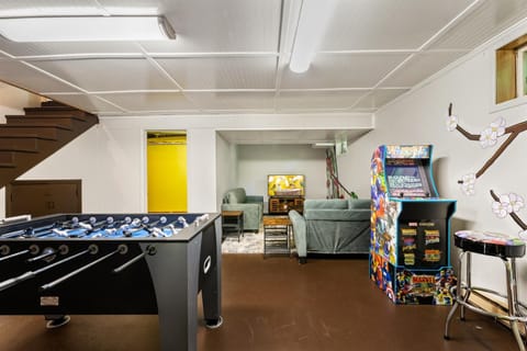 Secluded Home Walk to Marina GameRoom & HotTub House in Sister Bay