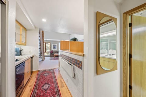 Palisades Tahoe Lodge Rentals Studio Loft #307 Apartment in Palisades Tahoe (Olympic Valley)