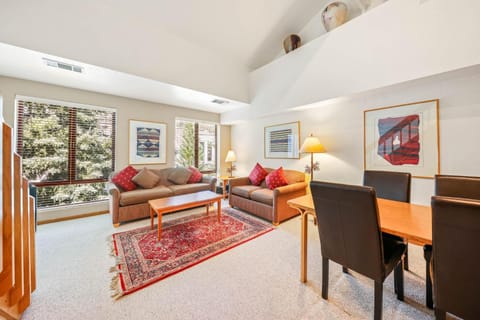 Palisades Tahoe Lodge Rentals Studio Loft #307 Apartment in Palisades Tahoe (Olympic Valley)