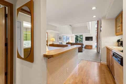 Palisades Tahoe Lodge Rentals Studio Loft #310 Apartment in Palisades Tahoe (Olympic Valley)