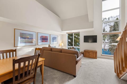 Palisades Tahoe Lodge Rentals Studio Loft #310 Apartment in Palisades Tahoe (Olympic Valley)