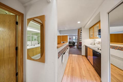 Palisades Tahoe Lodge Rentals Studio Loft #305 Apartment in Palisades Tahoe (Olympic Valley)