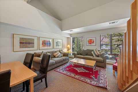 Palisades Tahoe Lodge Rentals Studio Loft #305 Apartment in Palisades Tahoe (Olympic Valley)