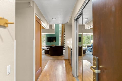 Palisades Tahoe Lodge Rentals Studio Loft #331 Apartment in Palisades Tahoe (Olympic Valley)