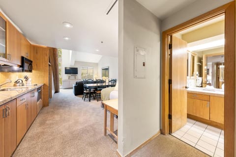 Palisades Tahoe Lodge Rentals Studio Loft #349 Apartment in Palisades Tahoe (Olympic Valley)