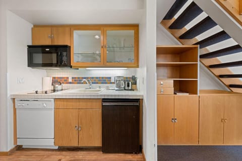 Palisades Tahoe Lodge Rentals Studio Loft #314 Apartment in Palisades Tahoe (Olympic Valley)