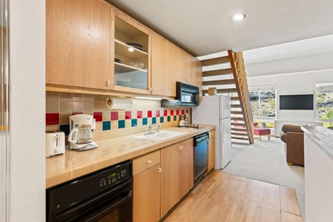 Palisades Tahoe Lodge Rentals Studio Loft #353 Apartment in Palisades Tahoe (Olympic Valley)