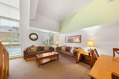 Palisades Tahoe Lodge Rentals Studio Loft #329 Apartment in Palisades Tahoe (Olympic Valley)
