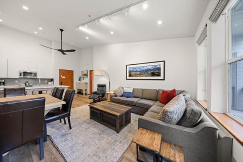 Palisades Tahoe Lodge Rentals Premium Two Bedroom #805 Apartment in Palisades Tahoe (Olympic Valley)