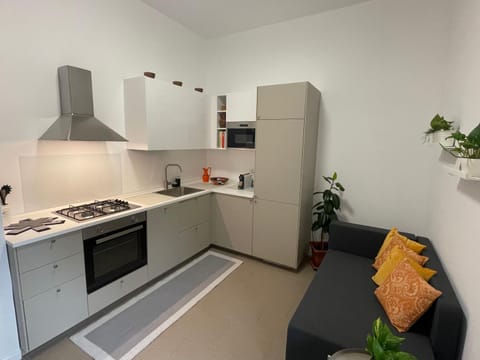 Kitchen or kitchenette, Dining area, dishwasher, minibar, pet friendly, stove