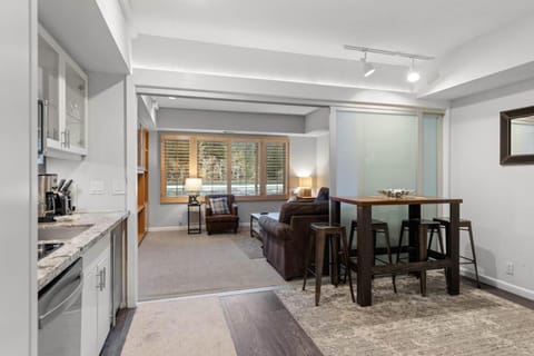 Palisades Tahoe Lodge Rentals Premium Studio #227 Apartment in Palisades Tahoe (Olympic Valley)