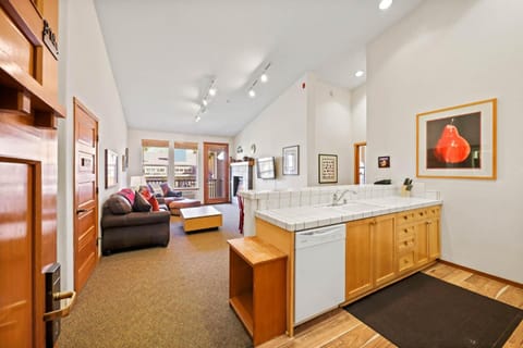 Palisades Tahoe Lodge Rentals Two Bedroom #814 Apartment in Palisades Tahoe (Olympic Valley)