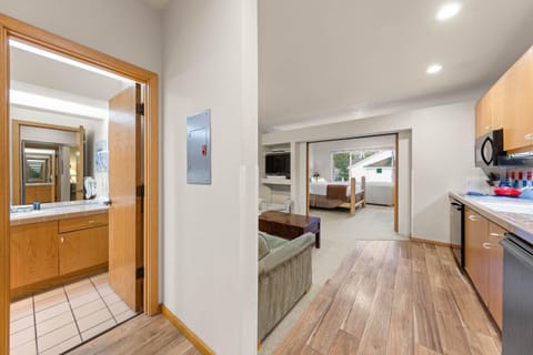 Palisades Tahoe Lodge Rentals Studio #256 Apartment in Palisades Tahoe (Olympic Valley)