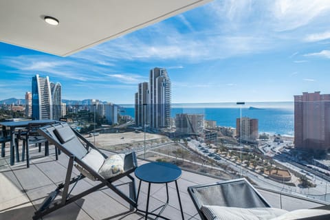 Day, Natural landscape, View (from property/room), Balcony/Terrace, Living room, City view, Sea view