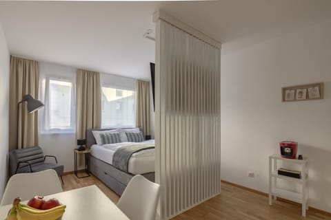 Coffee/tea facilities, Dining area, Bedroom