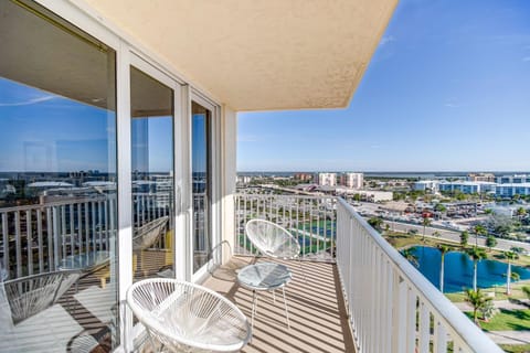 Fort Myers Beach Studio with Balcony and Views! Apartment in Estero Island