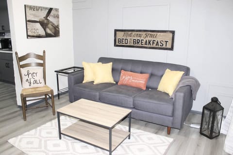 Just Enough Apartment in McDonough