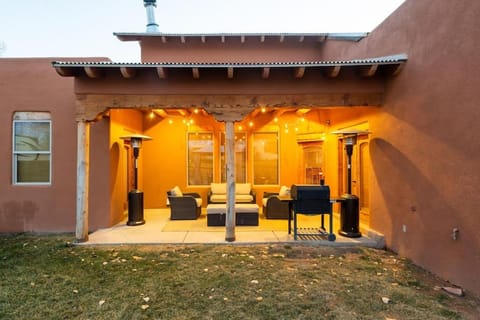 Balloon fiesta home House in Corrales