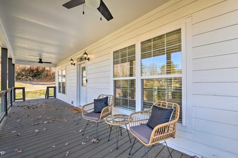 Day, Balcony/Terrace, fireplace