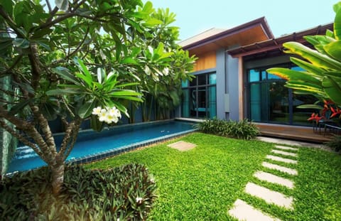 Property building, Garden, Pool view