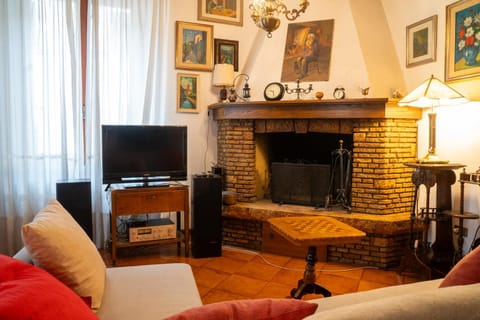TV and multimedia, Living room, flat iron