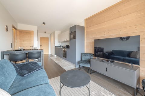 TV and multimedia, Kitchen or kitchenette, Living room, Dining area