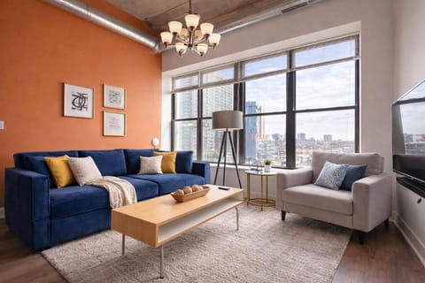 Modern 2BR Stay in South Loop with Optional Parking & Gym Access Near Museum Campus & Grant Park Apartment in South Loop