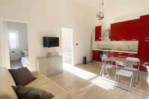 TV and multimedia, Kitchen or kitchenette, Living room, Seating area, Dining area