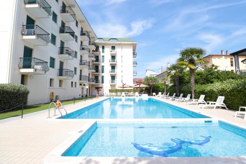Swimming pool, Public Bath
