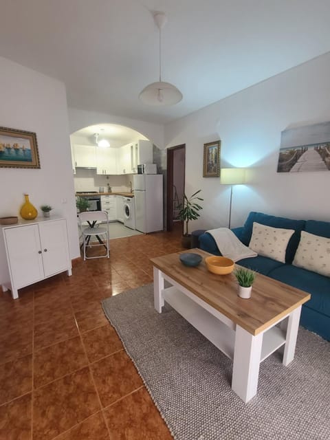 Kitchen or kitchenette, Living room, Seating area