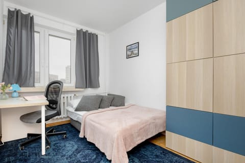 Bed, Photo of the whole room, Seating area, Bedroom, hair dresser, wardrobe