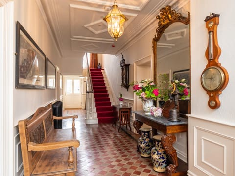 Lobby or reception, Photo of the whole room, Decorative detail