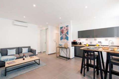 Living room, Dining area