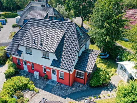 Property building, Neighbourhood, Bird's eye view, Garden
