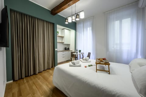 Bed, Kitchen or kitchenette, Photo of the whole room, Bedroom