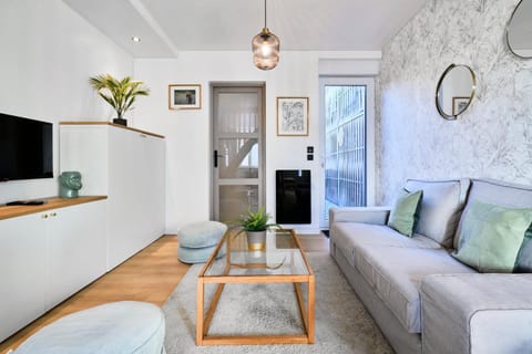 Two bedroom house with courtyard, quiet Bed and Breakfast in Lille