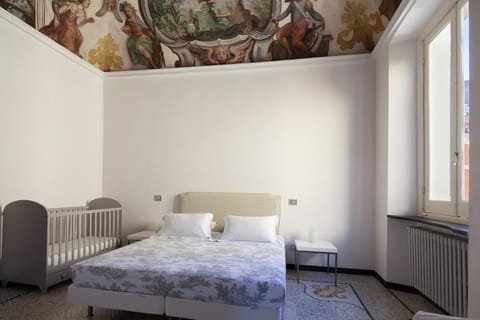 Bed, Photo of the whole room, Bedroom, internet, air conditioner