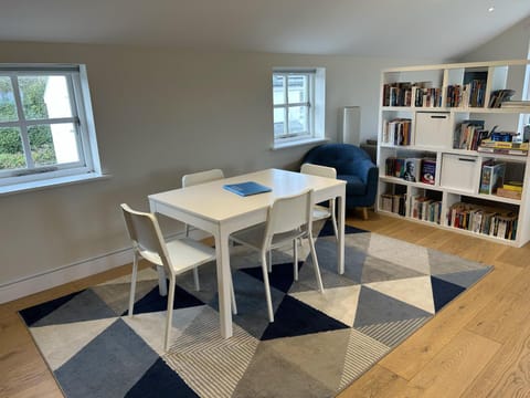 Library, Seating area