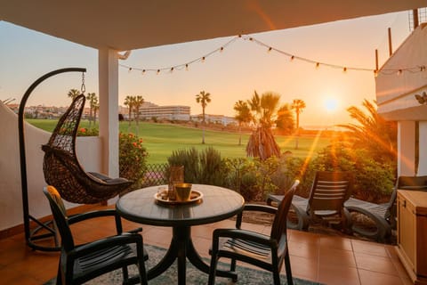View (from property/room), Balcony/Terrace, Balcony/Terrace, Seating area, Sunrise