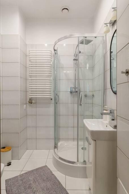 June C studio w/small balcony Apartment in Krakow