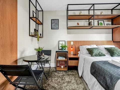 Bed, Kitchen or kitchenette, Living room, Photo of the whole room, Seating area, Dining area, Bedroom, hair dresser
